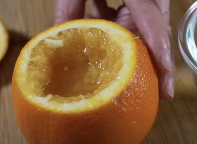 издълбан портокал